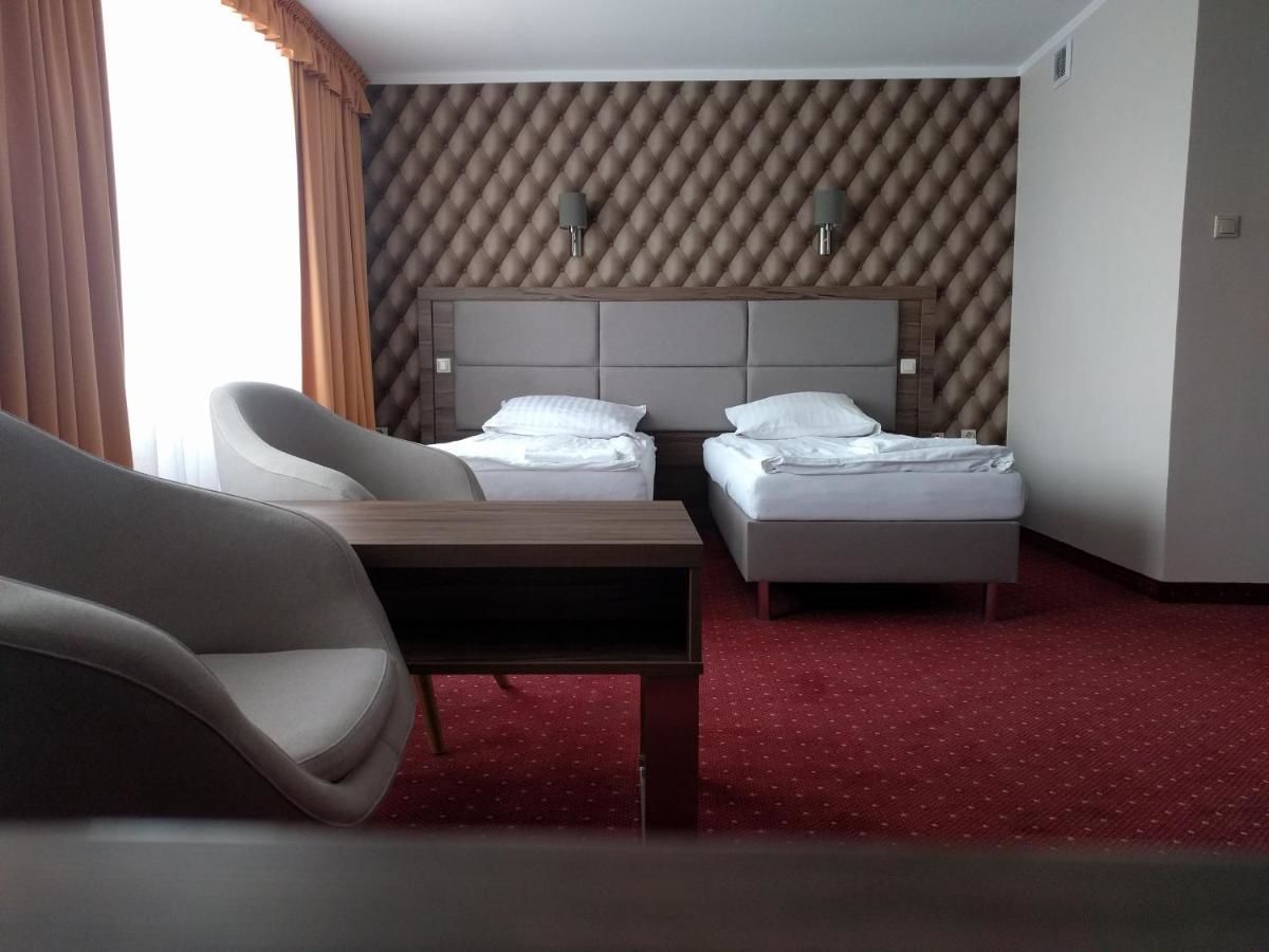 Отель Hotel Restauracja Cukropol Гостынь