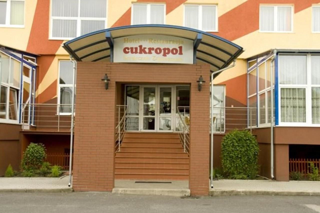 Отель Hotel Restauracja Cukropol Гостынь-32