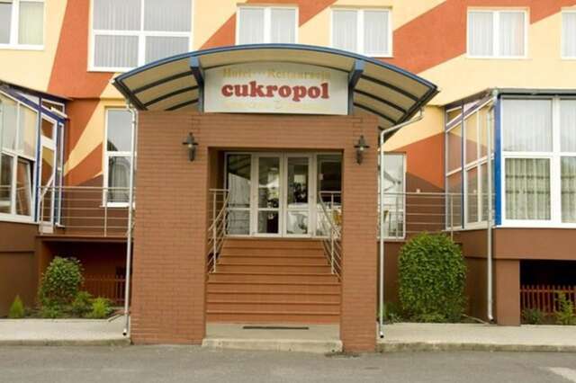 Отель Hotel Restauracja Cukropol Гостынь-31